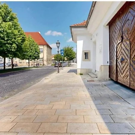 Apartment Main Square Amber *